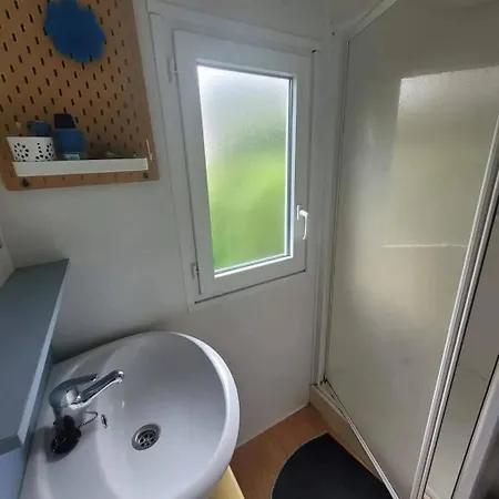 Mobil Climatise 4-6 Personnes