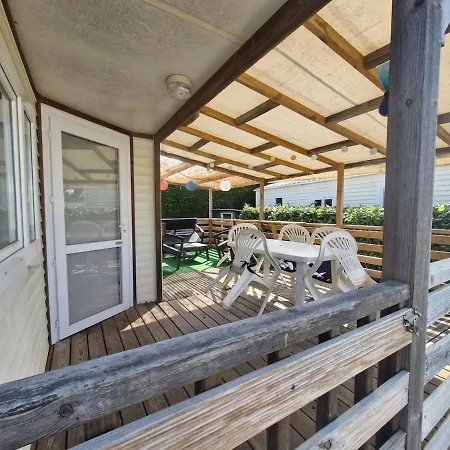 Mobil Climatise 4-6 Personnes